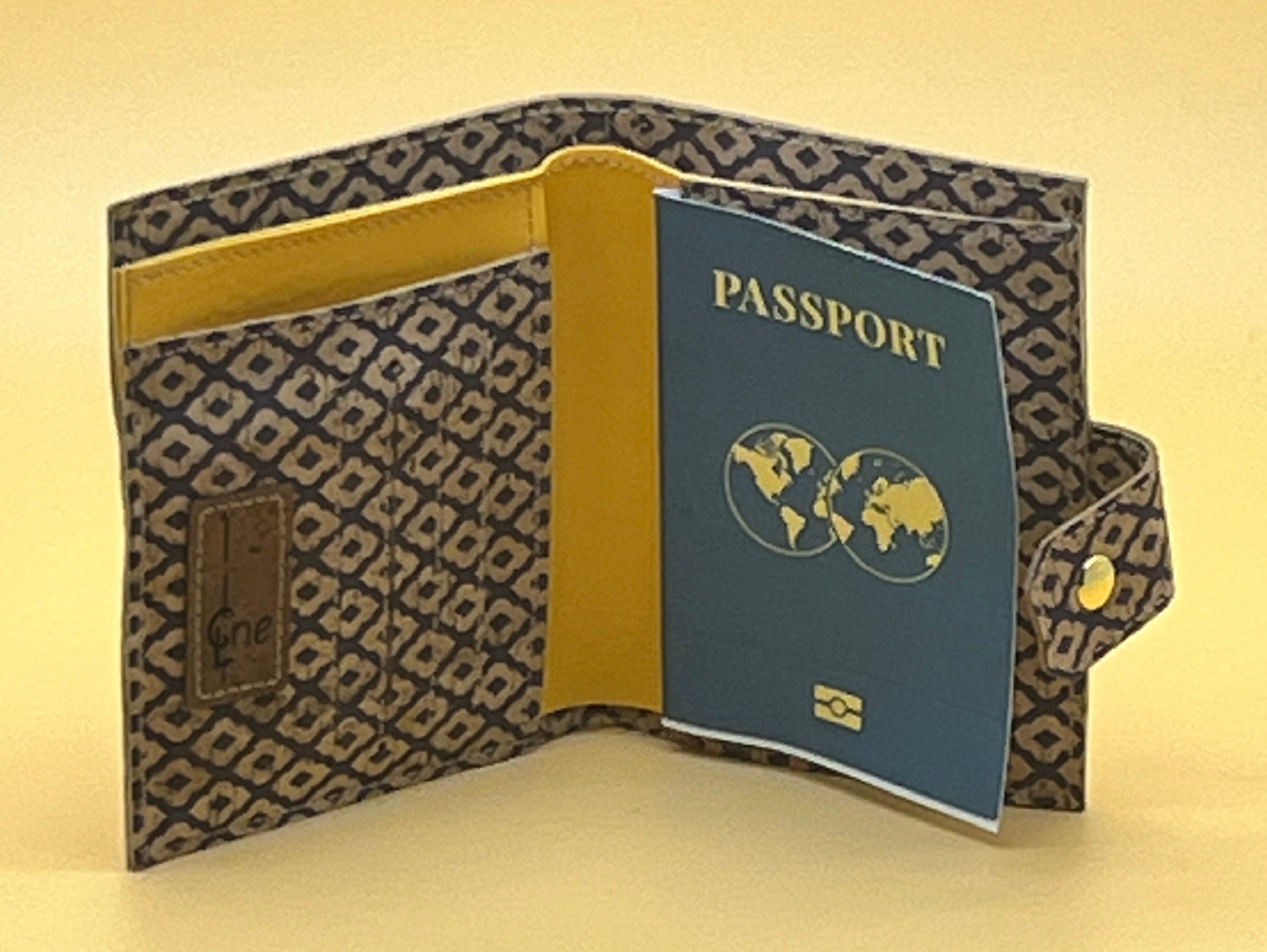 Gallivanter Passport Wallet